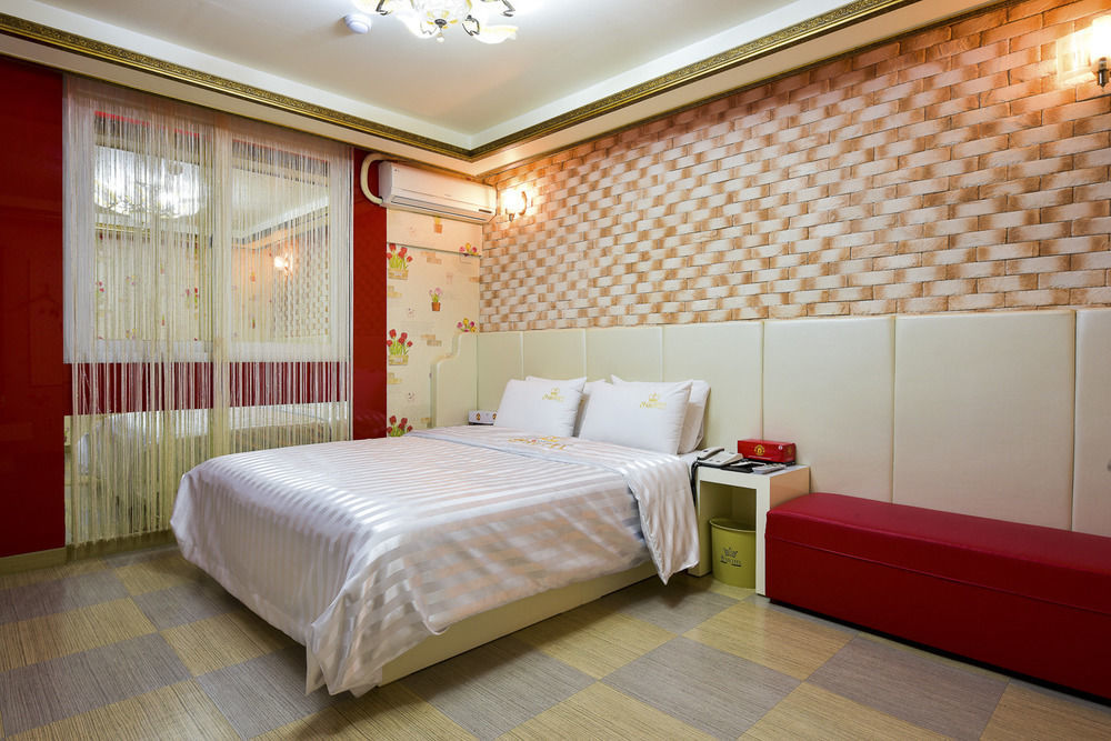 Gwangju Queen Hotel Gwangju Metropolitan City Exterior photo