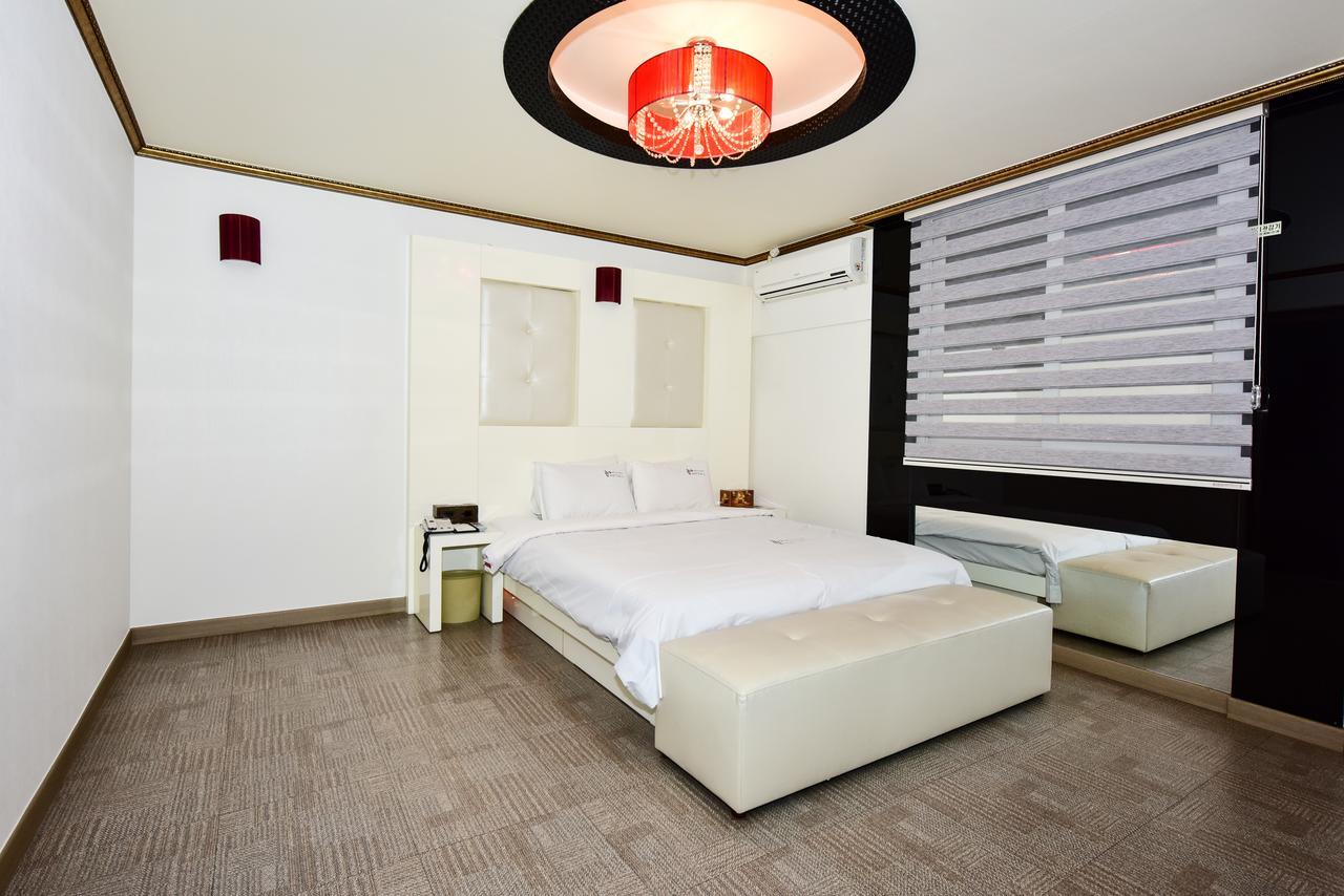Gwangju Queen Hotel Gwangju Metropolitan City Exterior photo