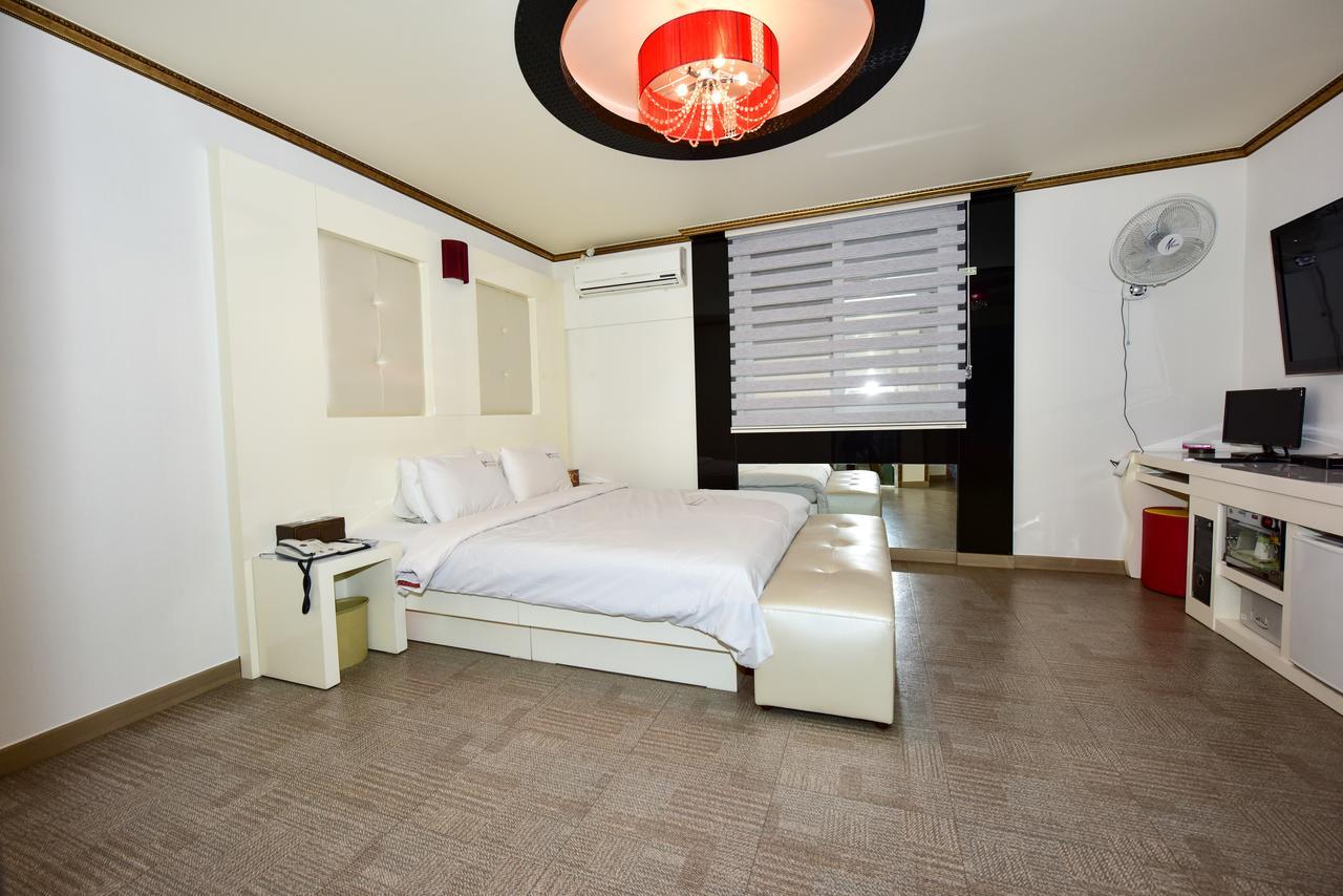 Gwangju Queen Hotel Gwangju Metropolitan City Exterior photo